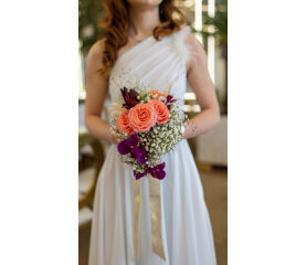 Buchet de Mireasă Curgător în Nuanțe de Roz și Alb – Eleganță și Rafinament pentru Ziua Nunții