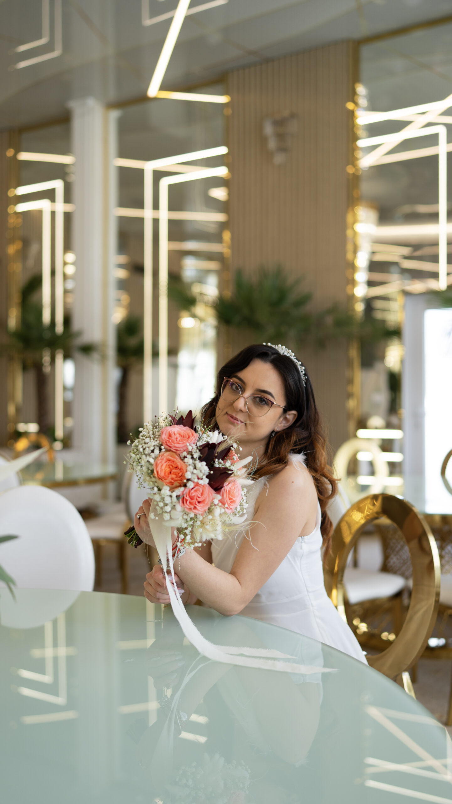 Buchet de Mireasă rotund în Nuanțe de Roz și Alb – Eleganță și Rafinament pentru Ziua Nunții Buchet de Mireasă rotund în Nuanțe de Roz și Alb – Eleganță și Rafinament pentru Ziua Nunții
