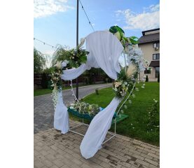 Photocorner Inimă cu Flori Artificiale Premium, Voal și Băncuță