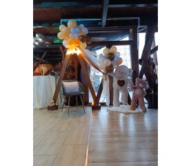Photocorner din Lemn cu Ursuleți de Pluș și Baloane | Decor Botez