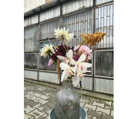 Buchet mixt de flori pe structură Spider tip evantai – IFlori