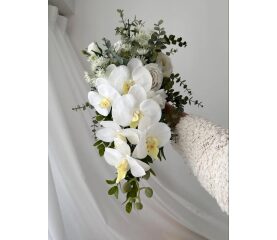 Buchet de Mireasă Curgător – Eleganță în Fiecare Detaliu